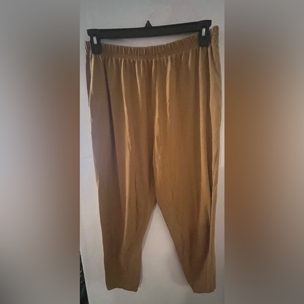 Stefano Worldwide Pants

• basic
• capsule wardrobe 
• comfy
• flowy
